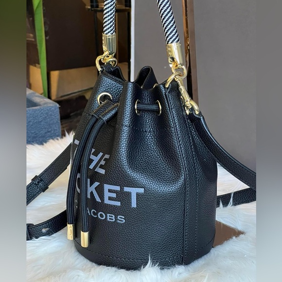 Marc Jacobs The Leather Bucket Bag - Picture 3 of 16